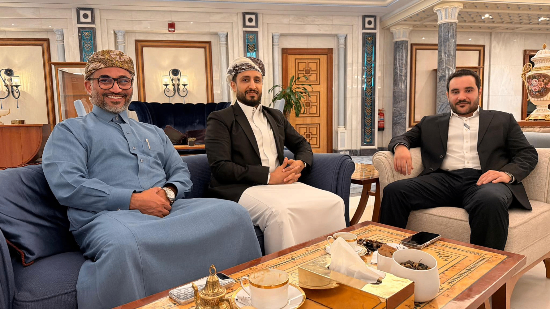 الخضر سليمان يلتقي بسلاطين يافع في جدة