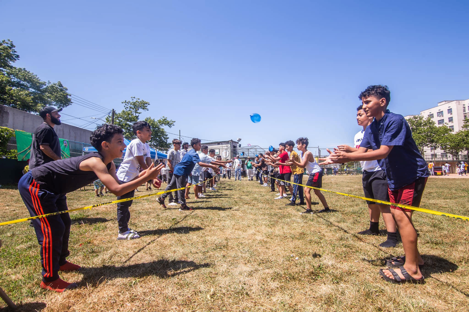 متطوعو YACC NY يساعدون العائلات المحتاجة